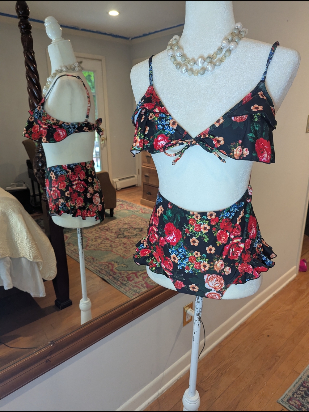 Floral Ruffle High-Waist Bikini Set - Black/Red